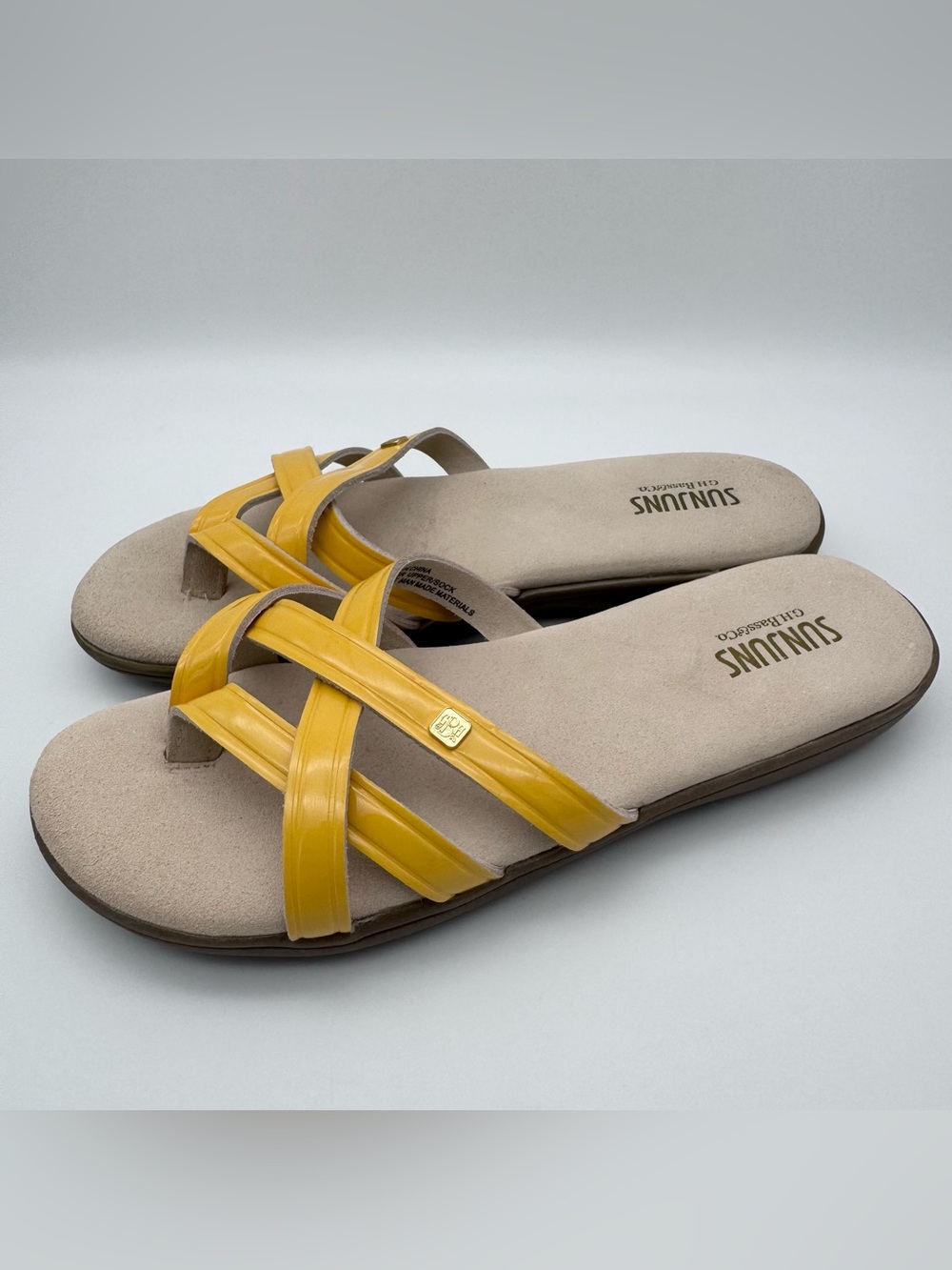 G.H. Bass & Co Sunjuns Sharon Sandals Women's 7.5 M Yellow Strappy Flats